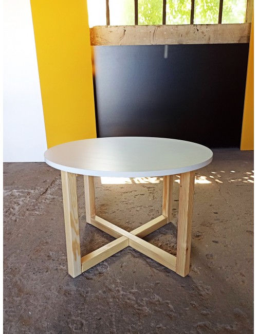 STK-CROSSDES - Okrągły stolik kawowy na drewnianych nogach